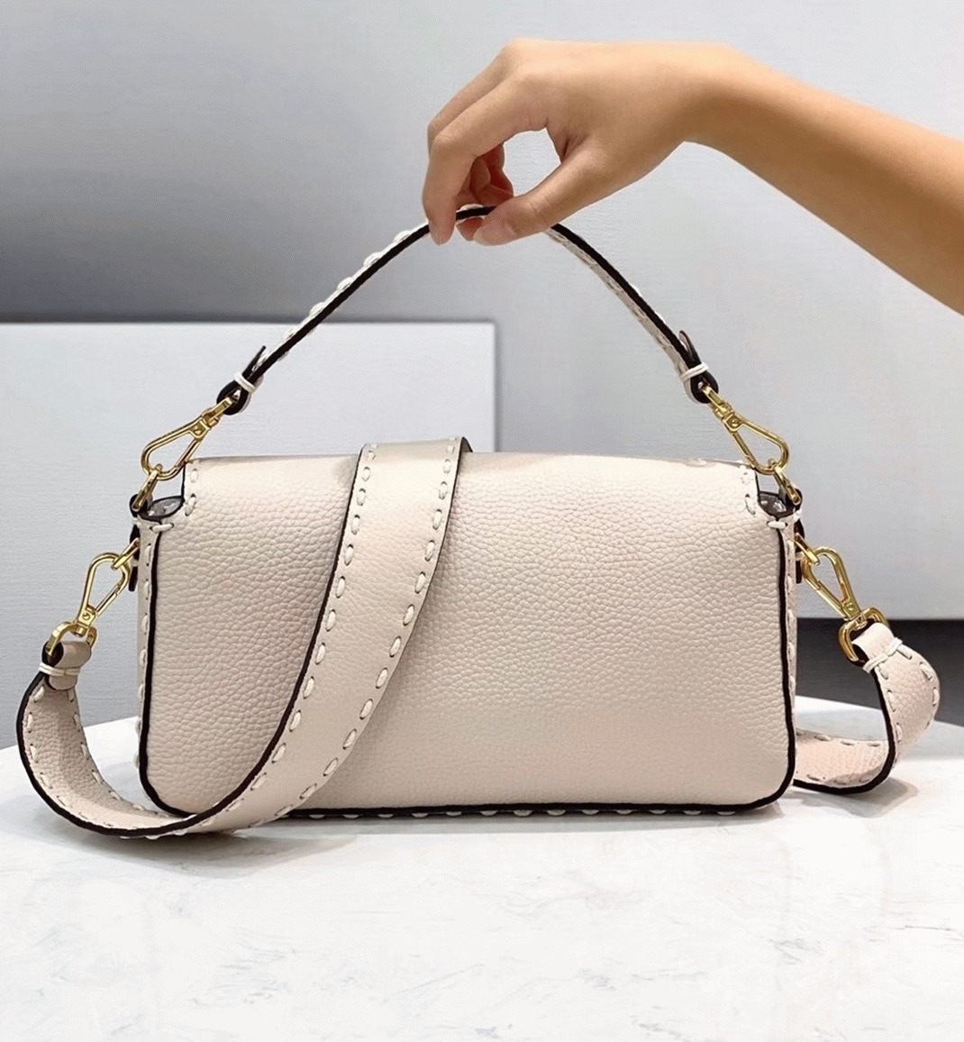 Top Quality Fake F**di Medium Baguette Bag In White