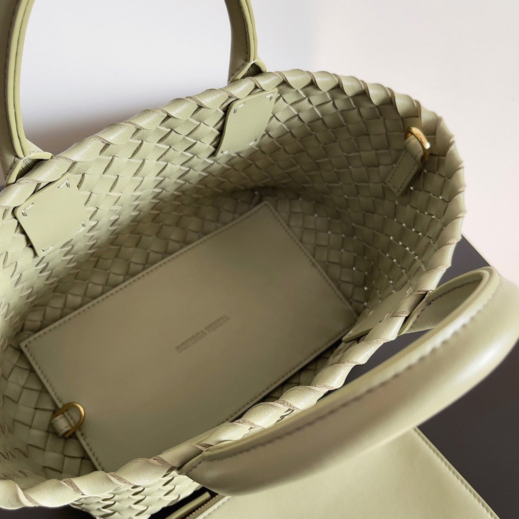 Top Quality Knockoff B0tt*ga Ven*ta Cabat Mini Bag In Travertine Intrecciato Lambskin