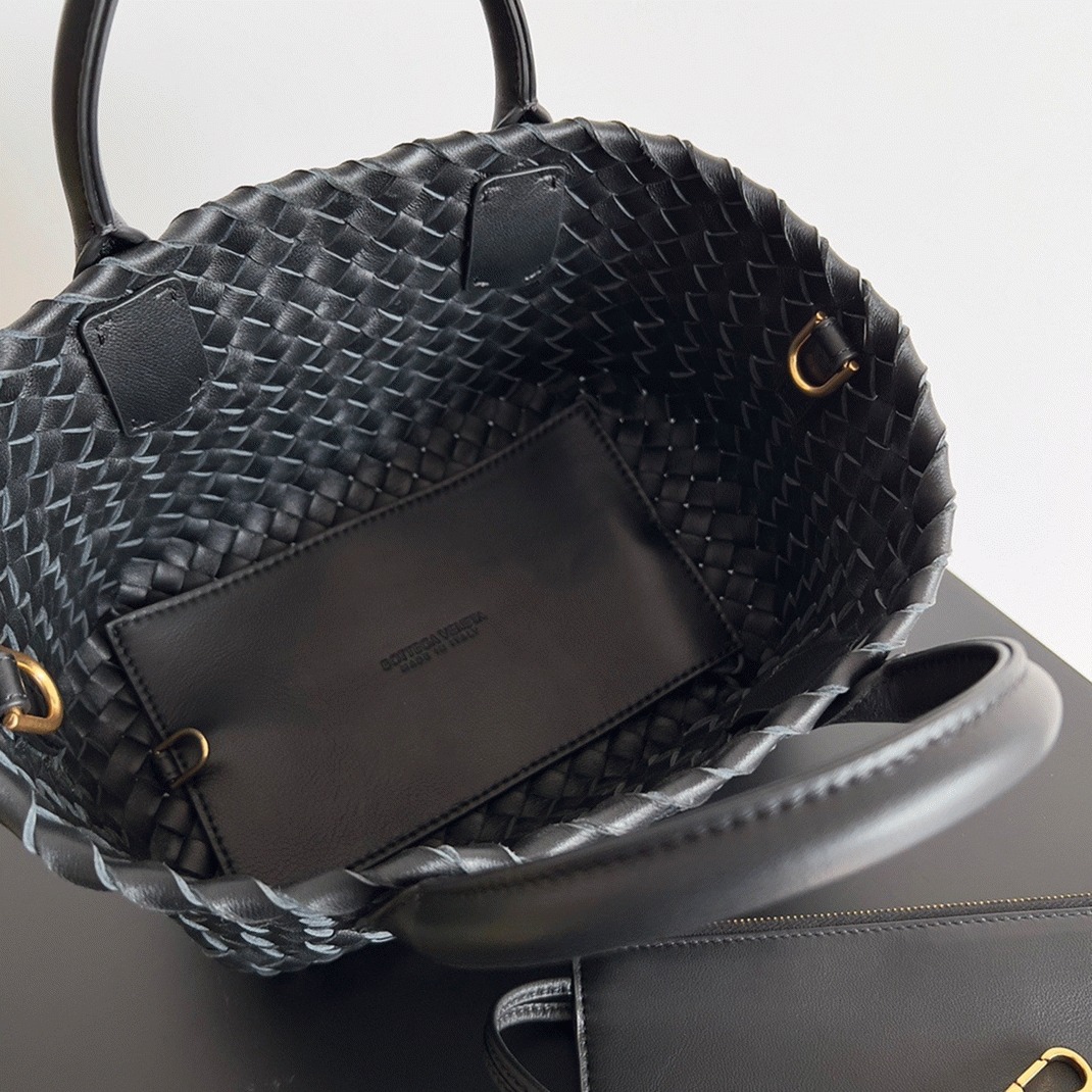 Top Quality Fake B0tt*ga Ven*ta Cabat Mini Bag In Black Intrecciato Lambskin