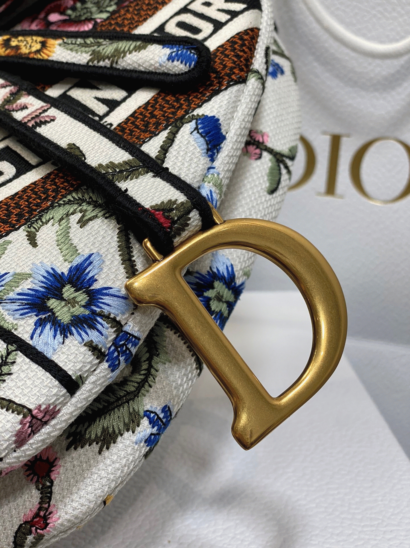 D10r Saddle Bag Fake in White Multicolor D10r Petites Fleurs Embroidery