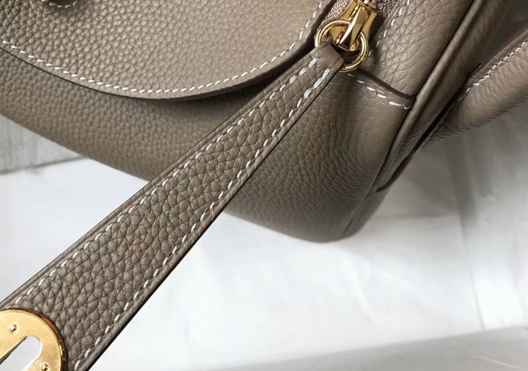 Knockoff H**me5 Lindy 30cm bag in gris tourterelle tone