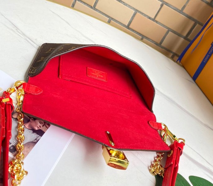 L0vis Vvtt0n Monogram Canvas Padlock On Strap Bag In Red