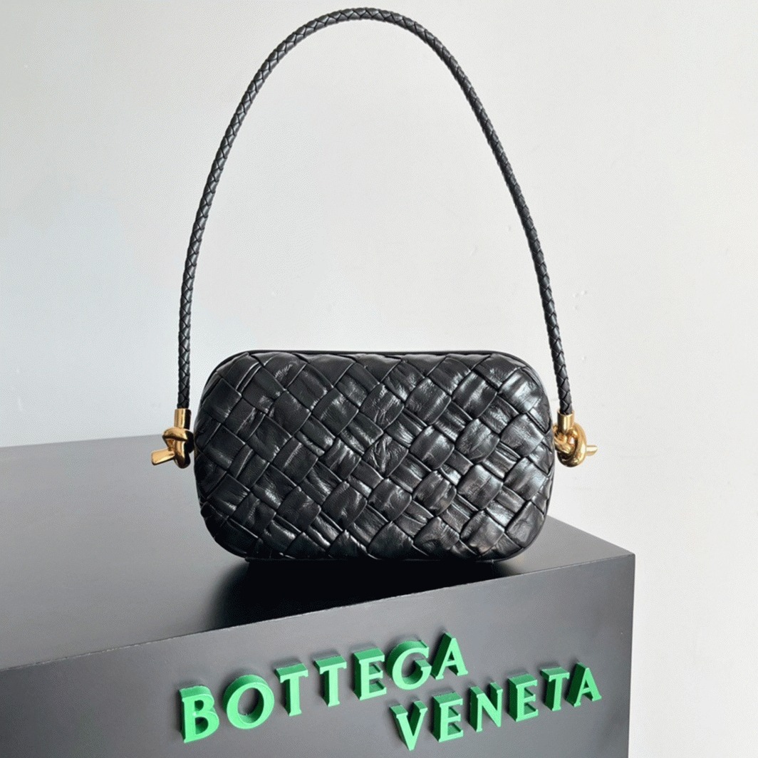 Replica B0tt*ga Ven*ta Knot Minaudiere On Strap Black Foulard Intreccio Leather