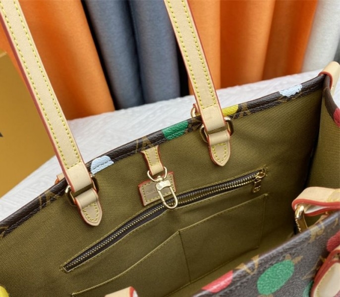 L0vis Vvtt0n X YK Monogram Canvas Onthego MM Tote