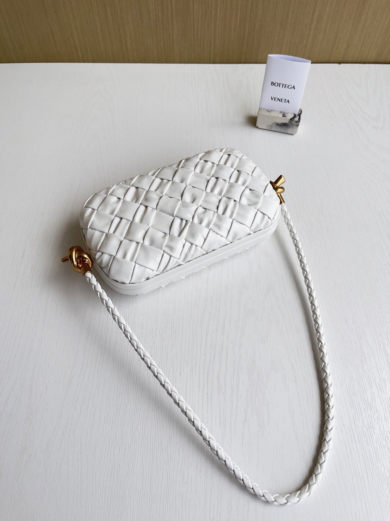 Replica B0tt*ga Ven*ta Knot Minaudiere On Strap White Foulard Intreccio Leather