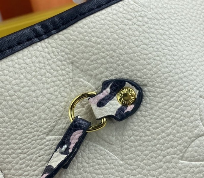 L0vis Vvtt0n Monogram Empreinte Wild At Heart Neverfull MM Tote In Cream