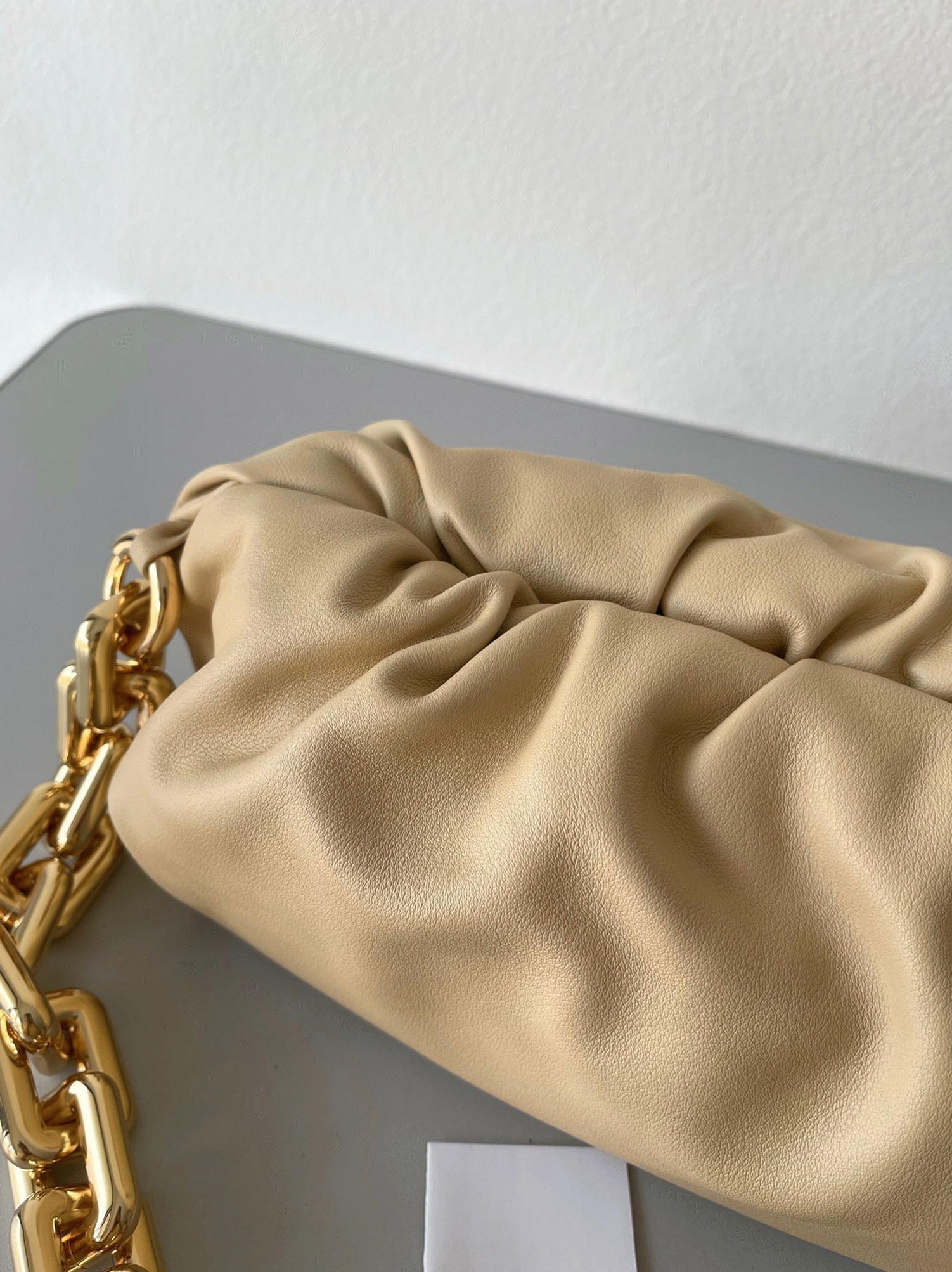 Knockoff B0tt*ga Ven*ta The Chain Pouch Bag Porridge