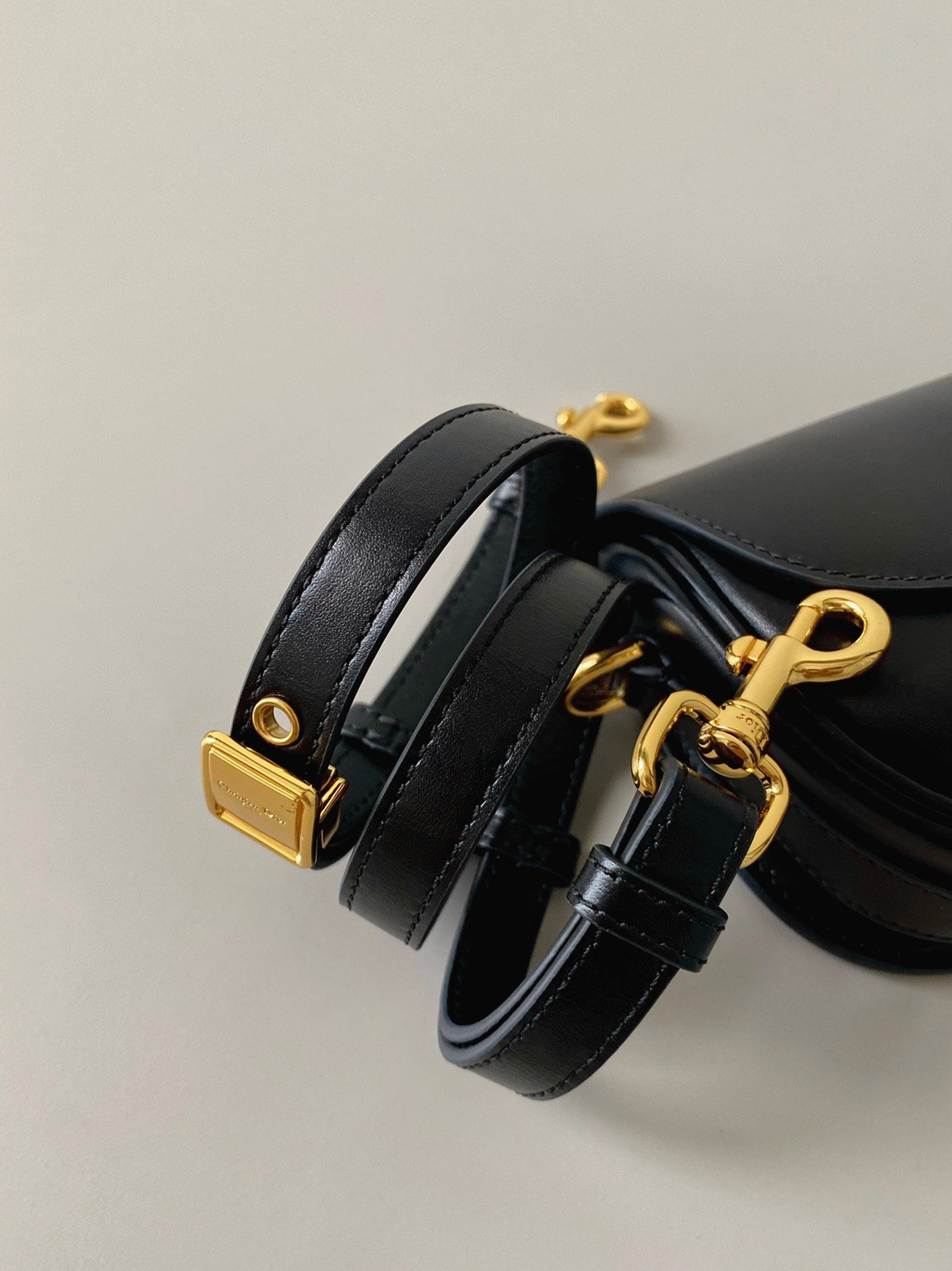 D10r Bobby East-West Bag Imitation in Black