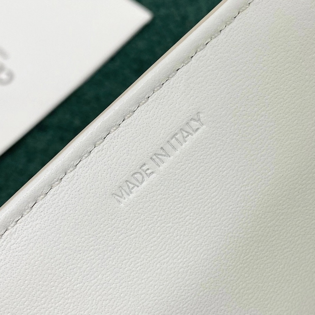 Top Quality Replica Ce1i*e Triomphe Medium Bag In White