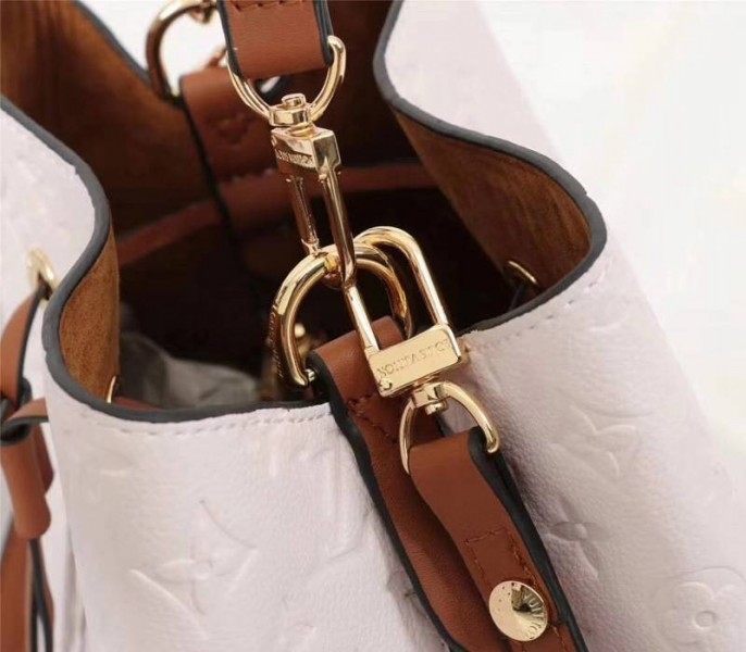 L0vis Vvtt0n Monogram Empreinte NeoNoe MM Bag In Cream