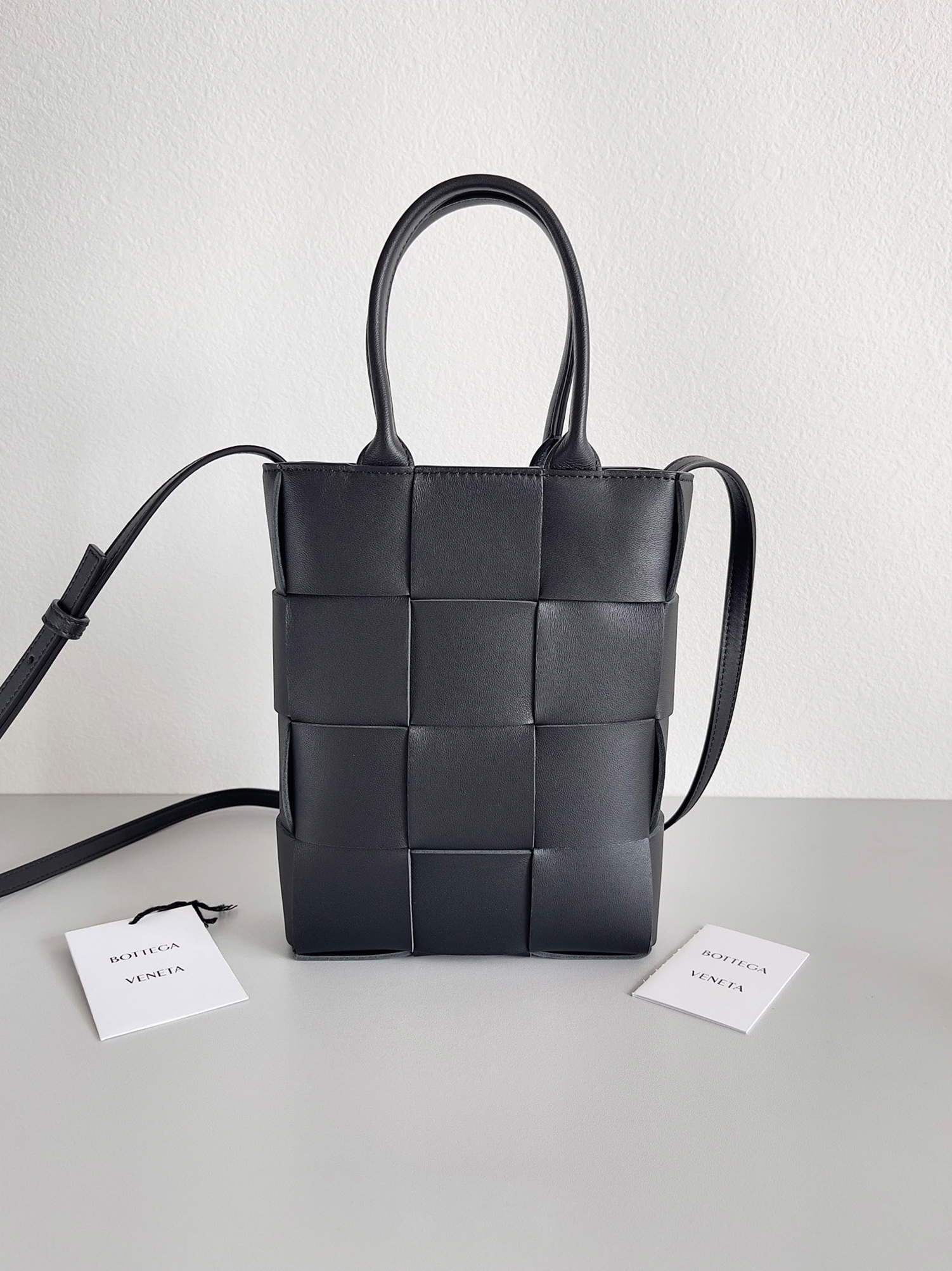 Fake B0tt*ga Ven*ta Cassette Mini Tote Bag Black