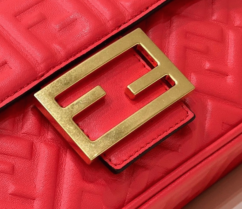 Top Quality Knockoff F**di Baguette Chain Midi Bag In Red