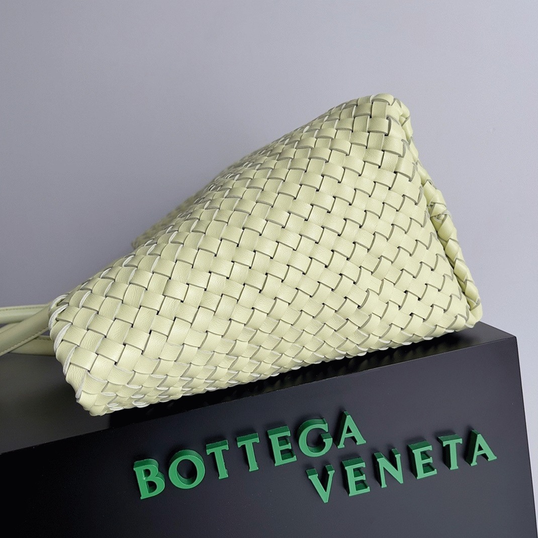 Top Quality Fake B0tt*ga Ven*ta Cabat Large Bag In Zest Washed Intrecciato Lambskin