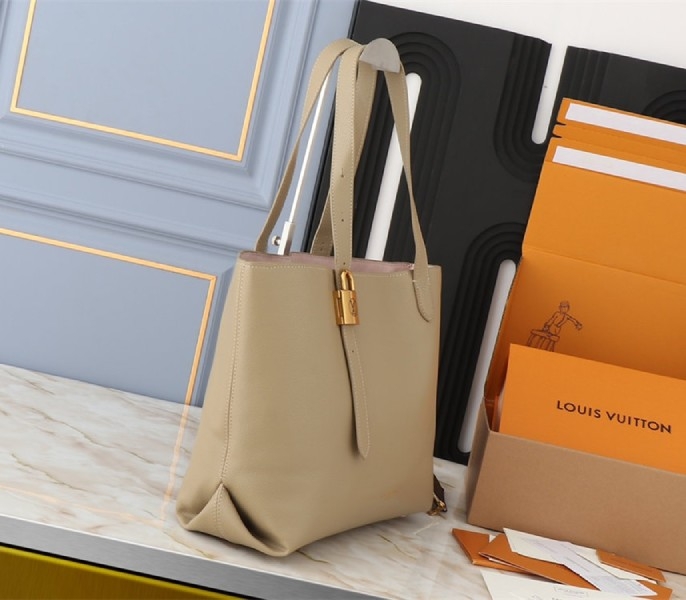 L0vis Vvtt0n Low Key Cabas MM Bag In Galet Gray