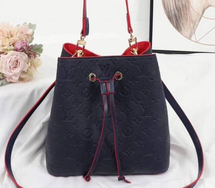 L0vis Vvtt0n Monogram Empreinte NeoNoe MM Bag In Marine Rouge