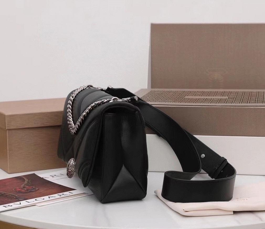 Knockoff Bv1g*ai Serpenti Cabochon Medium Bag Black Calfskin