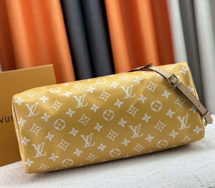 L0vis Vvtt0n Speedy P9 Bandouliere 50 Bag In Yellow