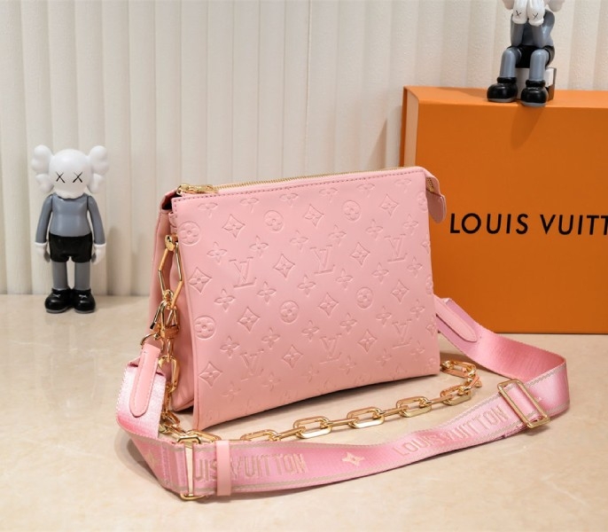 L0vis Vvtt0n Coussin PM Bag In Light Pink With Jacquard Strap