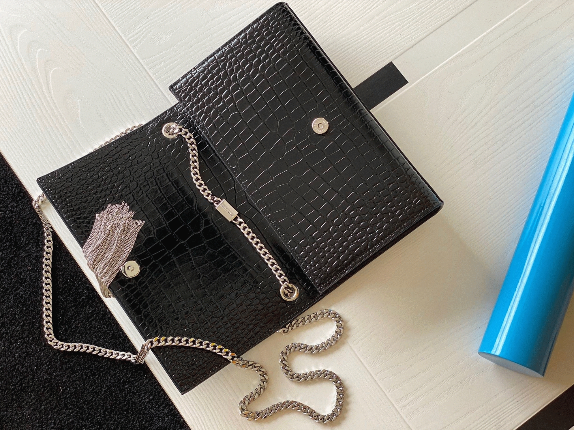 Replica Sa1nt Lau*nt Kate Medium Tassel Bag Noir Crocodile-embossed Leather