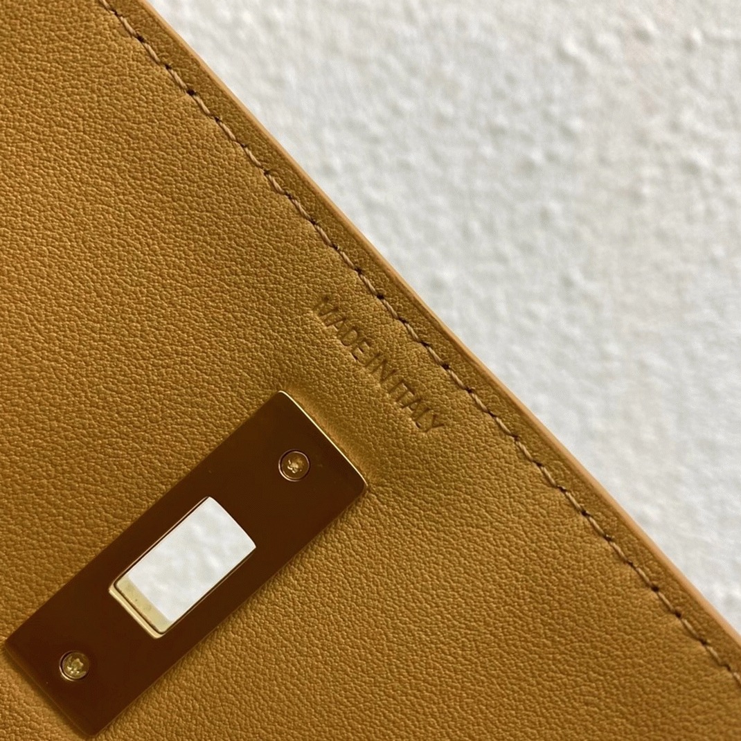 Top Quality Knockoff Ce1i*e Bucket 16 Bag In Yellow Soft Bare Calfskin