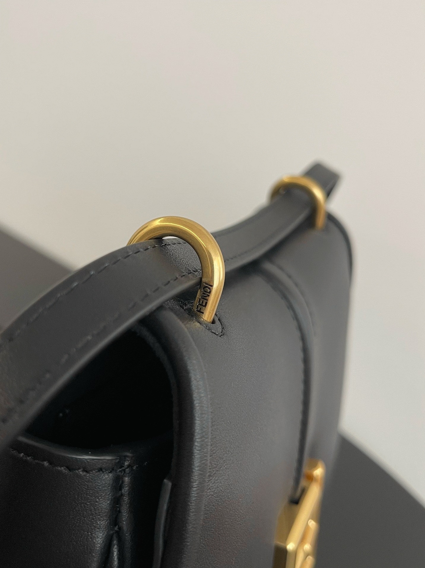 Top Quality Replica F**di C’mon Small Bag in Black