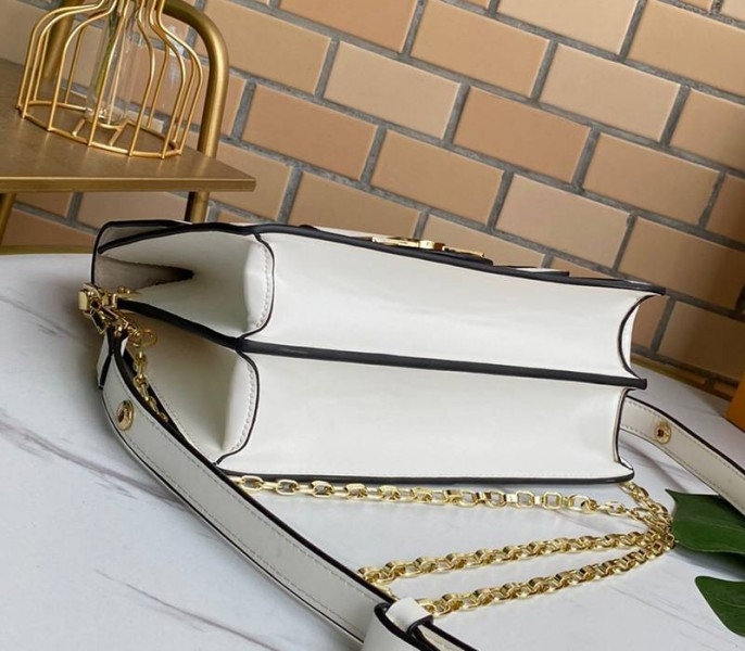 L0vis Vvtt0n Dauphine Lugano MM Off Bag In Off-White