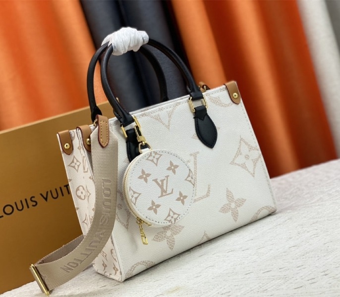 L0vis Vvtt0n Monogram Dune Canvas Onthego PM Tote