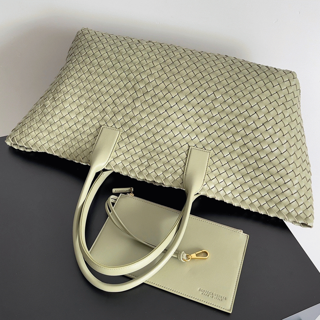 Top Quality Replica B0tt*ga Ven*ta Cabat Large Bag In Travertine Intrecciato Lambskin
