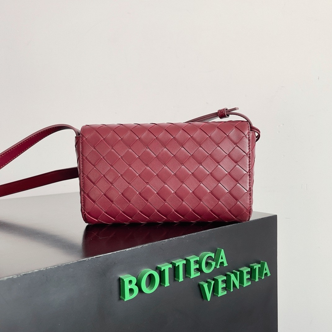 Replica B0tt*ga Ven*ta Mini Andiamo Cross-Body Bag Fondant
