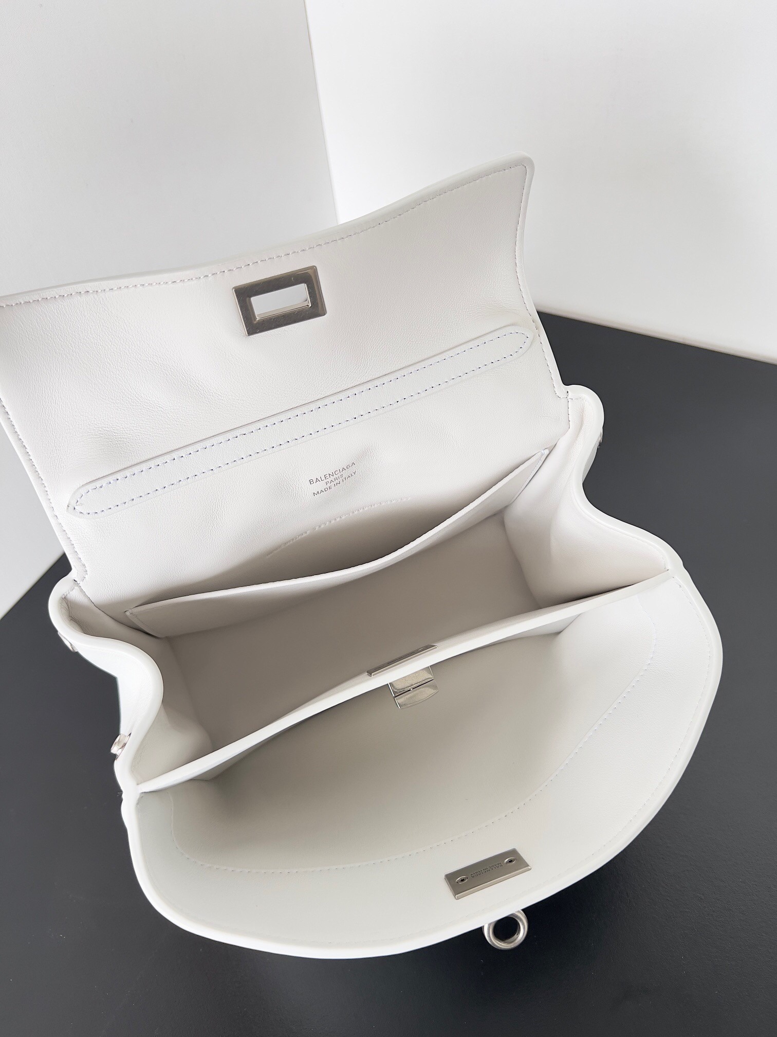 Ba1en*iaga White Rodeo Crocodile Embossed Calfskin Replica Large Bag