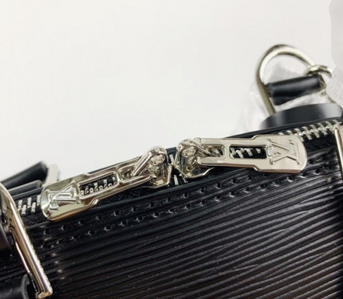 L0vis Vvtt0n Epi Leather Alma BB Handbag In Black With Jacquard Strap