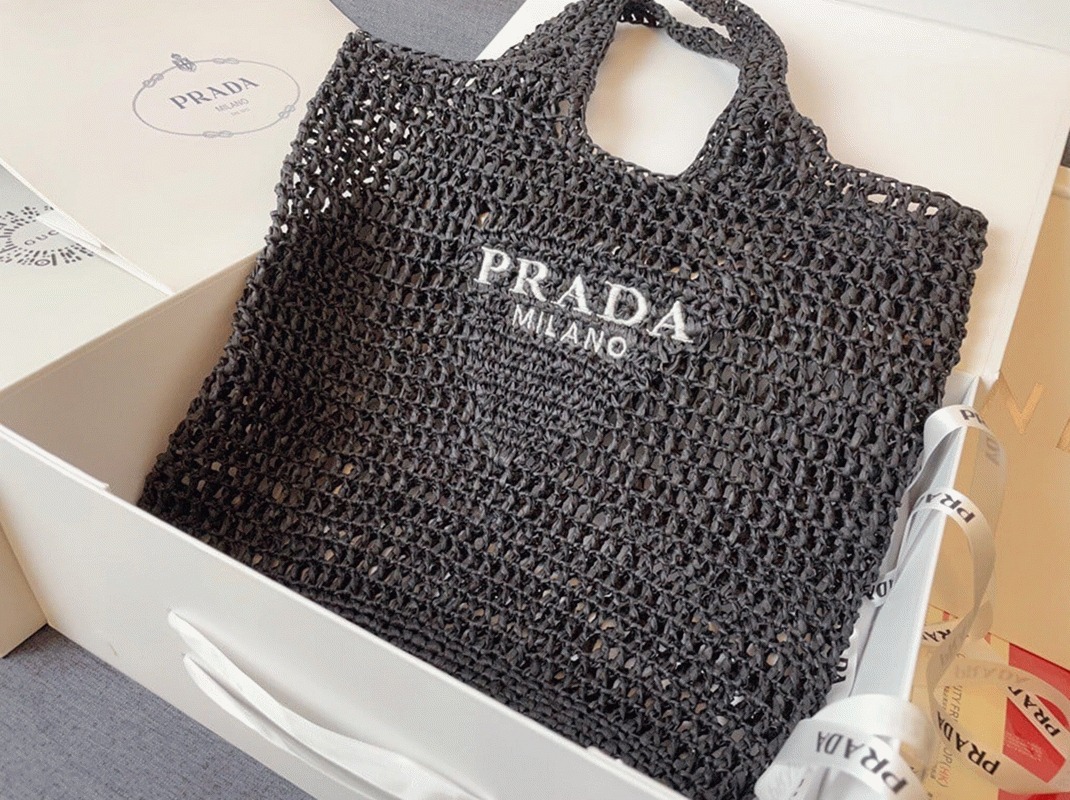 Pra*a Large Tote Bag Fake in Black Woven Raffia