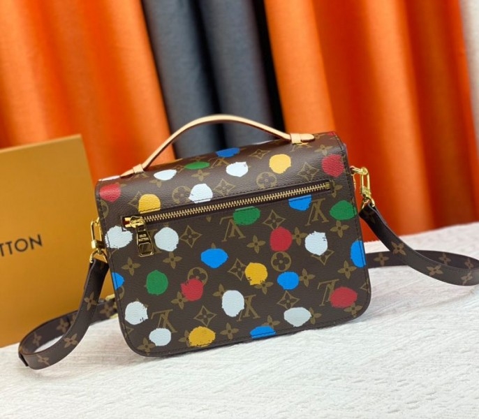 L0vis Vvtt0n X YK Monogram Canvas Metis Handbag