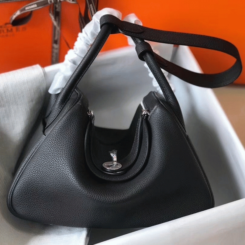 Designer replica H**me5 Lindy 26cm handbag in black