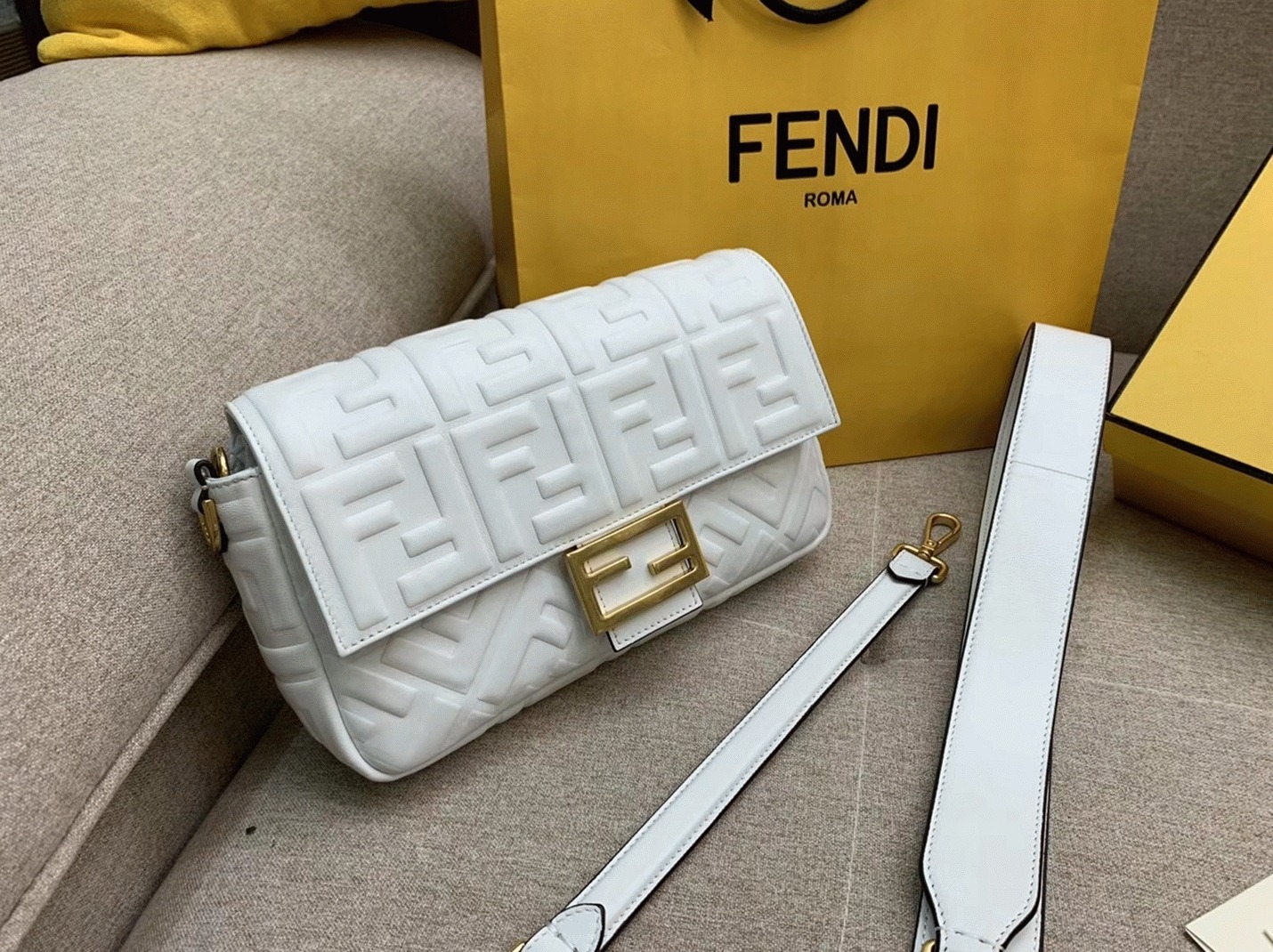 Top Quality Knockoff F**di Medium Baguette Bag In White FF