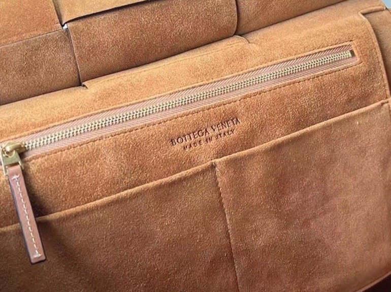 Top Quality Replica B0tt*ga Ven*ta Arco Mini Bag In Caramel Grained Leather