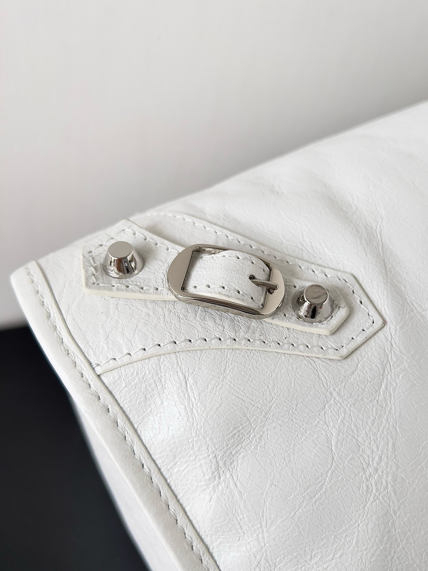 Knockoff Ba1en*iaga Le City Medium Bag White Arena Lambskin