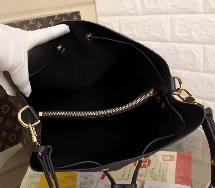 L0vis Vvtt0n Monogram Canvas NeoNoe MM Bag In Black