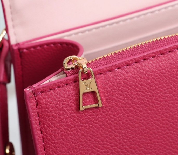 L0vis Vvtt0n Twist One Handle MM Handbag In Rose